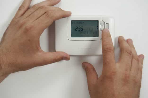 What’s the Best Z-Wave Thermostat? Reviews & Buying Guide